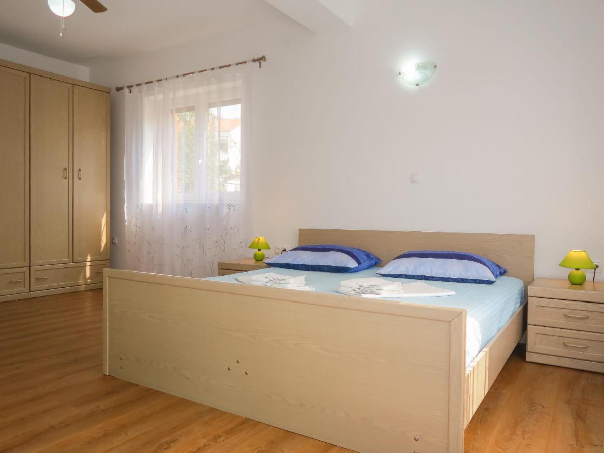 Apartment Vera - Mlk325 By Interhome Malinska Bagian luar foto