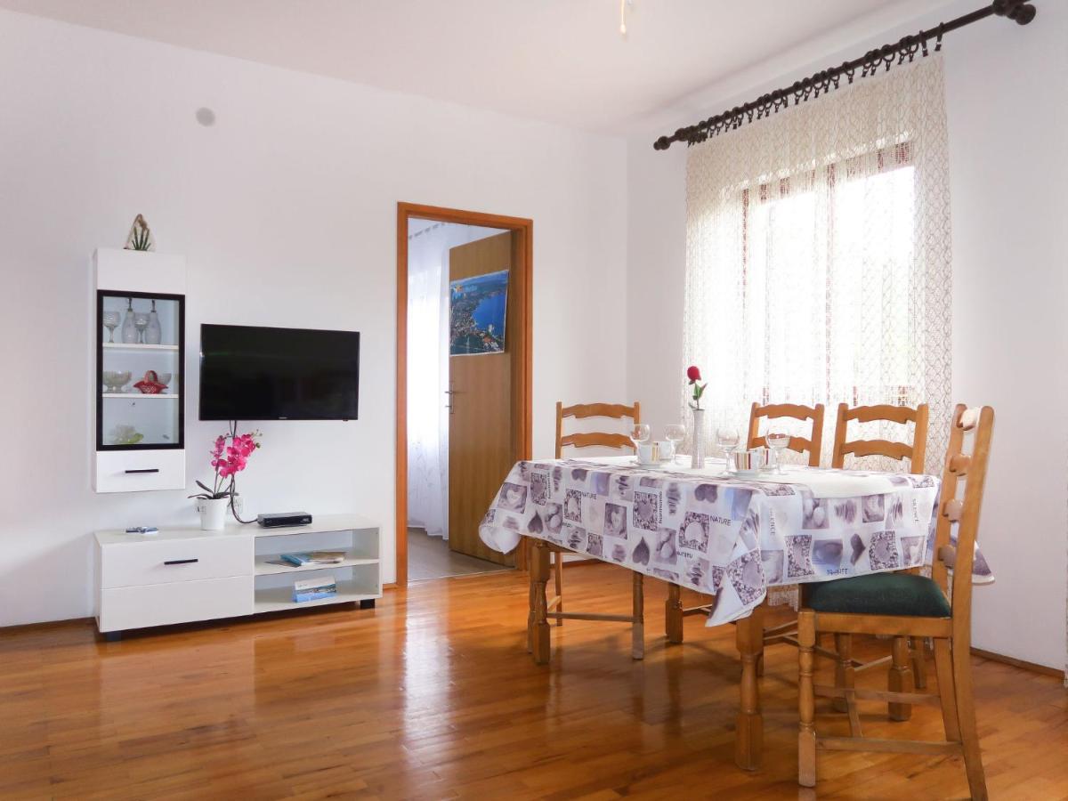 Apartment Vera - Mlk325 By Interhome Malinska Bagian luar foto