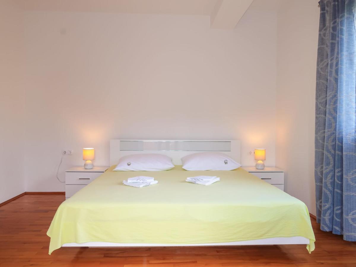 Apartment Vera - Mlk325 By Interhome Malinska Bagian luar foto