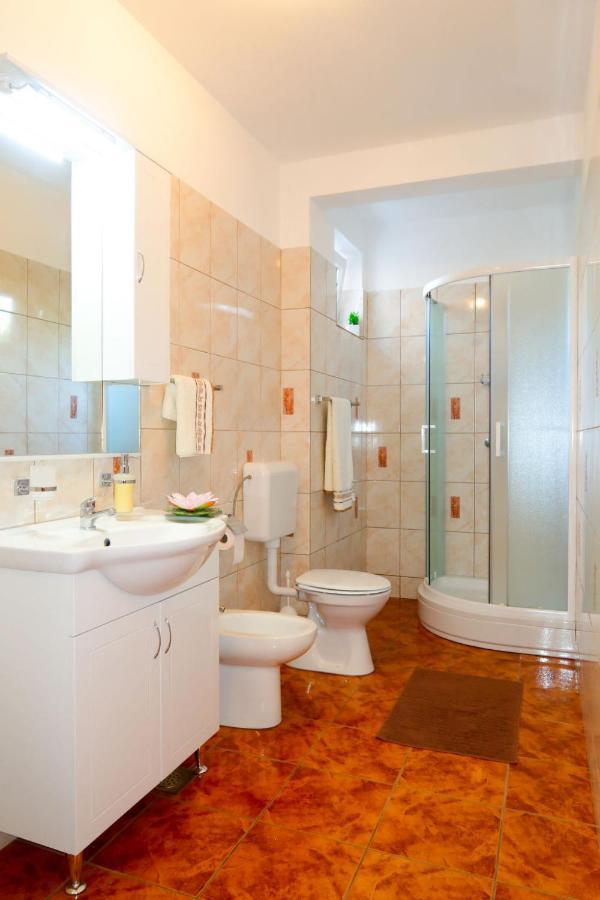 Apartment Vera - Mlk325 By Interhome Malinska Bagian luar foto